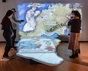 ARTIS-Uli Deck// 11.04.2024, Badisches Landesmuseum, BLM, Ausstellung „Welterbe des Mittelalters 1300 Jahre Klosterinsel Reichenau“, Große Landesausstellung 2024 - 20. April – 20. Oktober 2024 im Archäologischen Landesmuseum Baden-Württemberg (AL