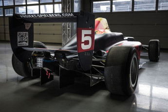 Neue Fahrerlebnisse Formel 4 Box © Philip Platzer Red Bull Content Pool