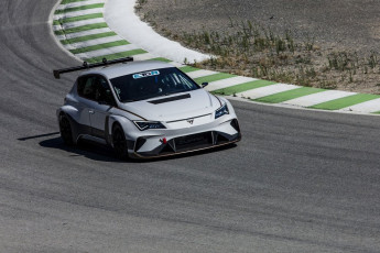 1_Maiden-dynamic-test-of-the-CUPRA-e-Racer-with-Jordi-Gene-at-the-wheel_003_HQ