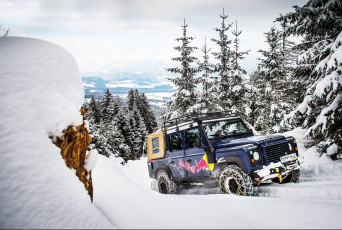 Winter am Ring Landrover © Lucas Pripfl Red Bull Content Pool