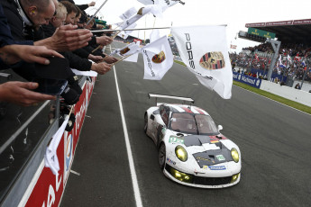 16_Le_Mans_2013_Porsche_911_RSR