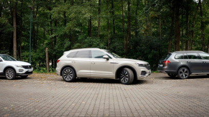 Car and smartphone merge into one: Touareg now parks by remote c