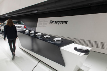 11_Wiedereroffnung_des_Porsche_Museums