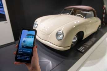 16_Wiedereroffnung_des_Porsche_Museums