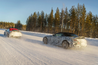 Zukünftiger Mercedes-AMG SL auf abschließender WintererprobungUpcoming Mercedes-AMG SL on final winter development drive