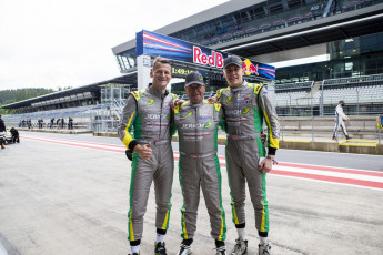 Drei Generation von Rennfahrern - Herbert Jerich jun. mit Vater Herbert sen. und Neffe Frederick - Credit Martin Trenkler-PSCCE