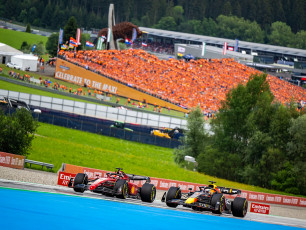 F1 GP AUT 2022 Leclerc Verstappen © Lucas Pripfl Red Bull Ring[1]