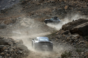02_Porsche 911 Dakar durchläuft Testprogramm