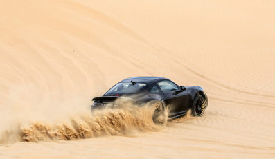 12_Porsche 911 Dakar durchläuft Testprogramm