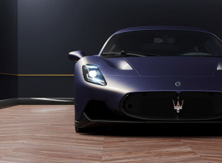 10. Maserati Fuoriserie Essentials_MC20 by David Beckham detail front