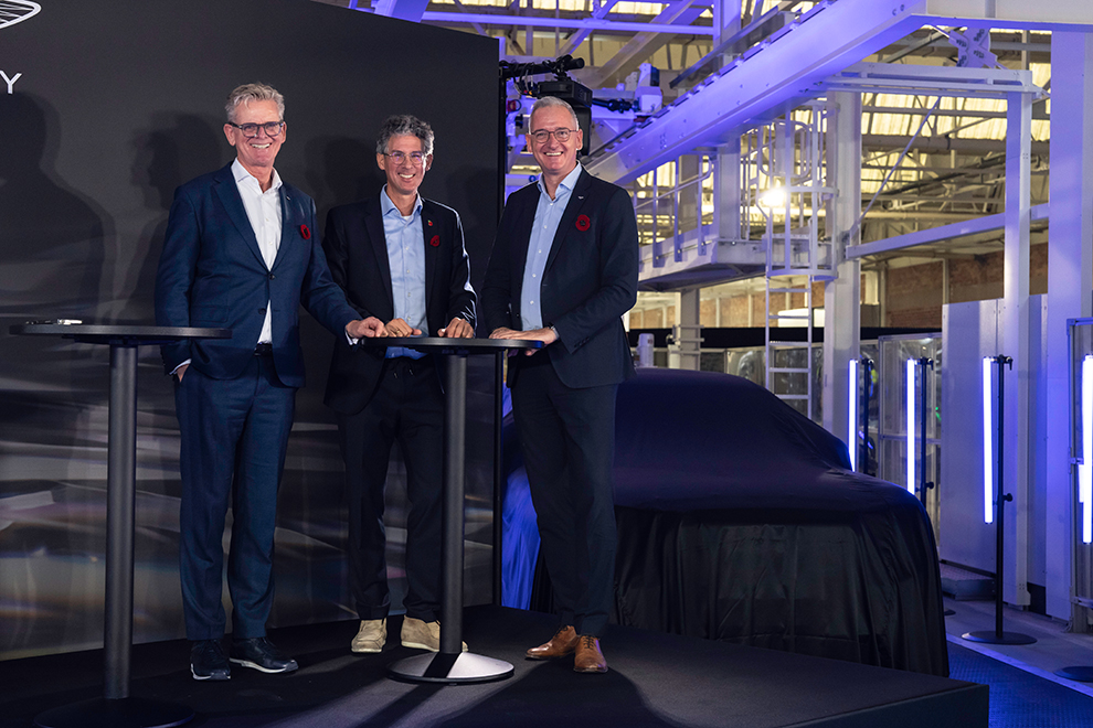 Bentley stellt Weiterentwicklung der Beyond100+ Ambitionen vor - Motor ...