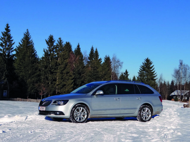 Skoda Superb Combi_2014